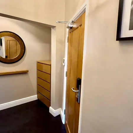 - Business - Relocating Apartment *